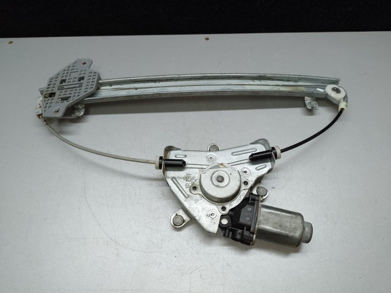 Запчасть стеклоподъемник передний правый HYUNDAI ACCENT RB 10- 2015 1.6 G4FD 82404-1R110 Б/У Стеклоподъемник передний правый HYUNDAI ACCENT RB 10- 2015 1.6 G4FD 82404-1R110 Б/У