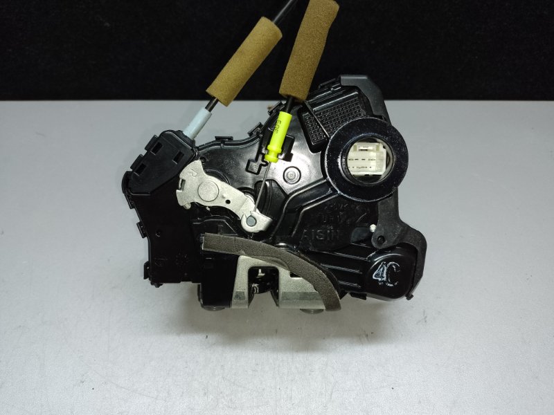 Замок двери передний правый CAMRY 40 06-11 2008 2.4 2AZ-FXE