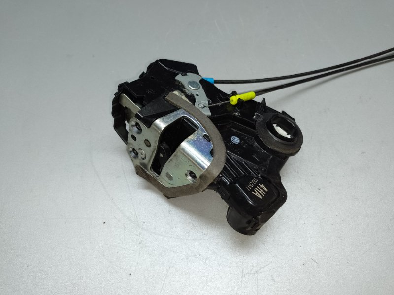 Замок двери передний правый SUZUKI KIZASHI 09-14 2011 J24B 82210-57L73 Б/У