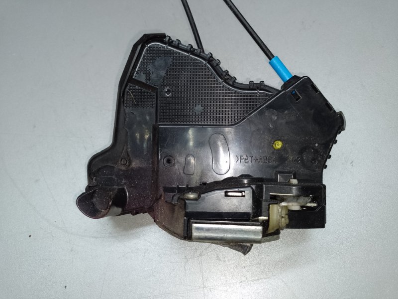 Замок двери передний правый SUZUKI KIZASHI 09-14 J24B