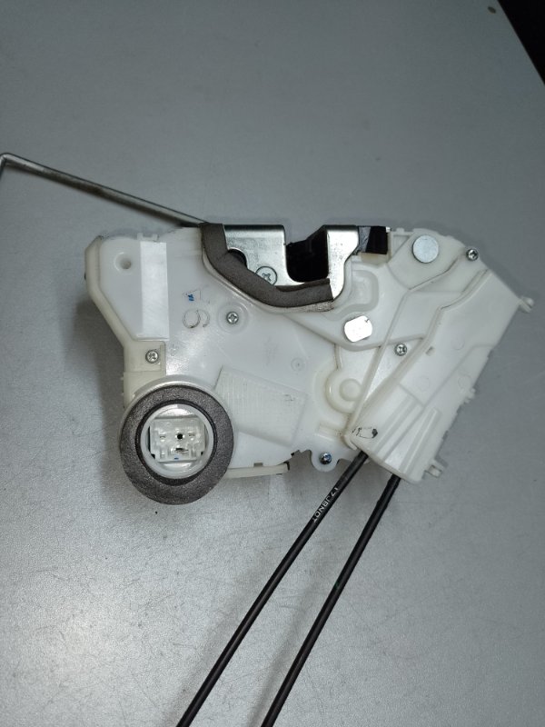 Замок двери передний правый IMPREZA 11-17 2012 GJ 2.0 FB20B