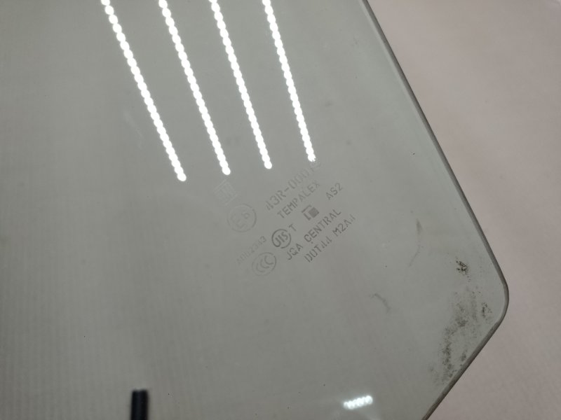 Стекло двери переднее правое KIZASHI 09-14 2011 J24B