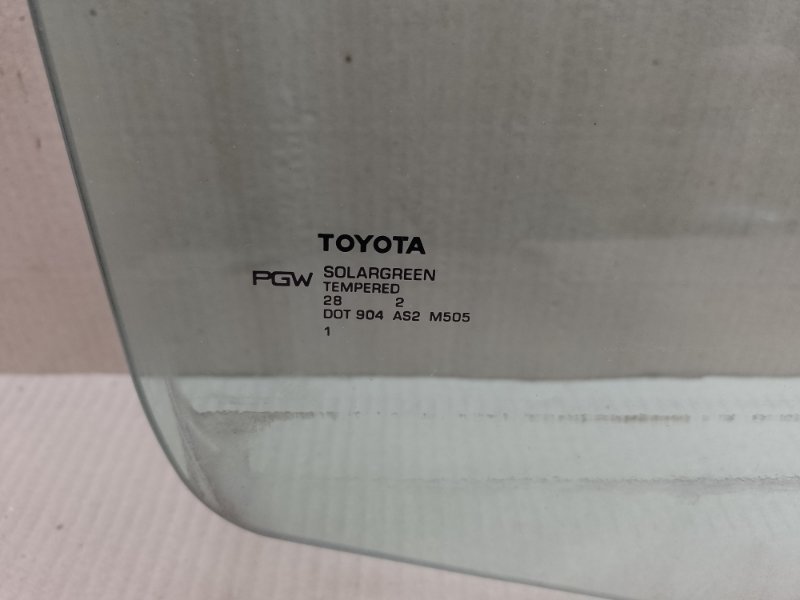 Стекло двери переднее правое SIENNA 11-16 2012 3.5 2GR-FE