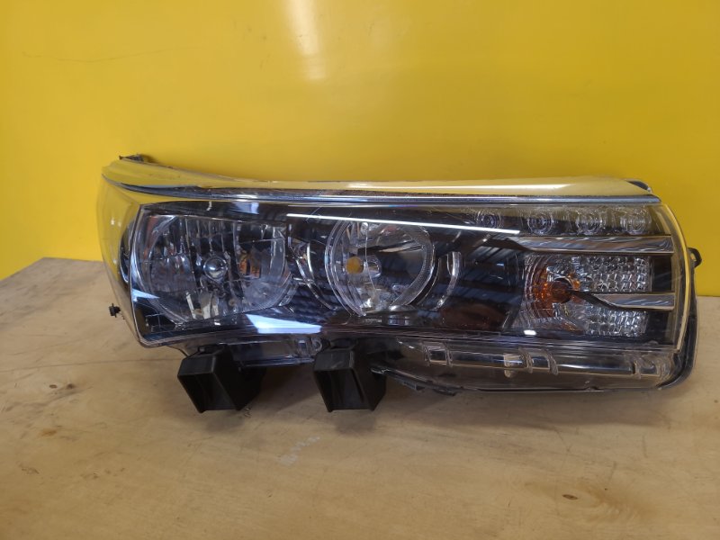 Фара правая COROLLA 12-19 E180