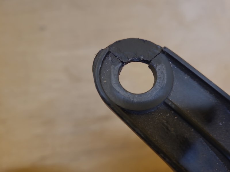 Фара правая COROLLA 12-19 E180