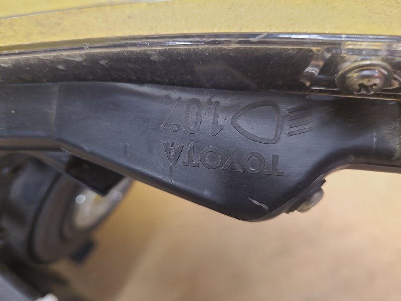 Фара правая COROLLA 12-19 E180