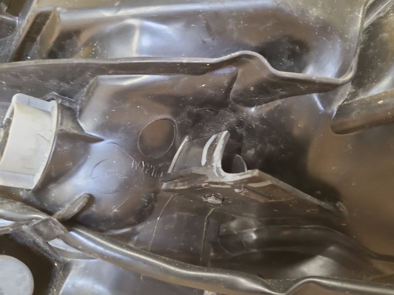 Фара правая COROLLA 12-19 E180