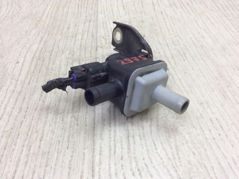 Клапан электромагнитный (вакуумный) PRIUS - 30 09-17 2013 ZVW30 1.8 2ZRFXE Клапан электромагнитный (вакуумный) PRIUS - 30 09-17 2013 ZVW30 1.8 2ZRFXE