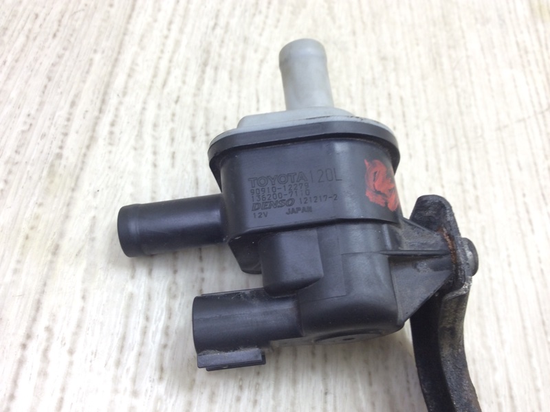 Клапан электромагнитный (вакуумный) PRIUS - 30 09-17 2013 ZVW30 1.8 2ZRFXE Клапан электромагнитный (вакуумный) PRIUS - 30 09-17 2013 ZVW30 1.8 2ZRFXE