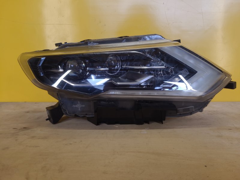 Фара правая NISSAN X-TRAIL/ROGUE T32 13-20 260106FP8A Б/У