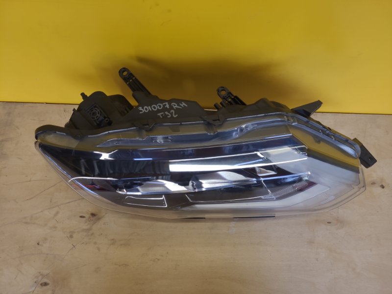 Фара правая X-TRAIL/ROGUE T32 13-20