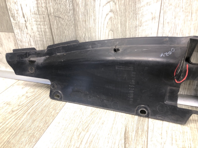 Накладка замка капота OUTLANDER XL 05-13 2010 3.0 6B31