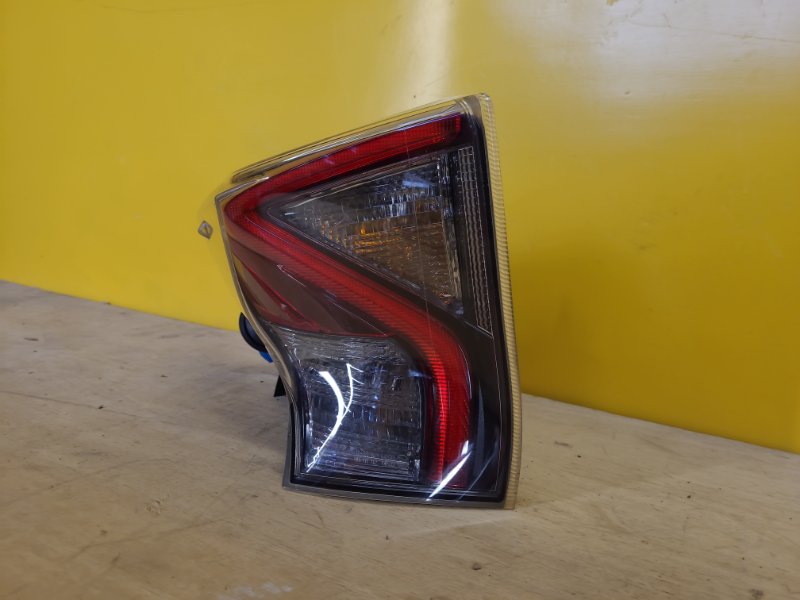 Фонарь наружный левый PRIUS 16- Фонарь наружный левый PRIUS 16-