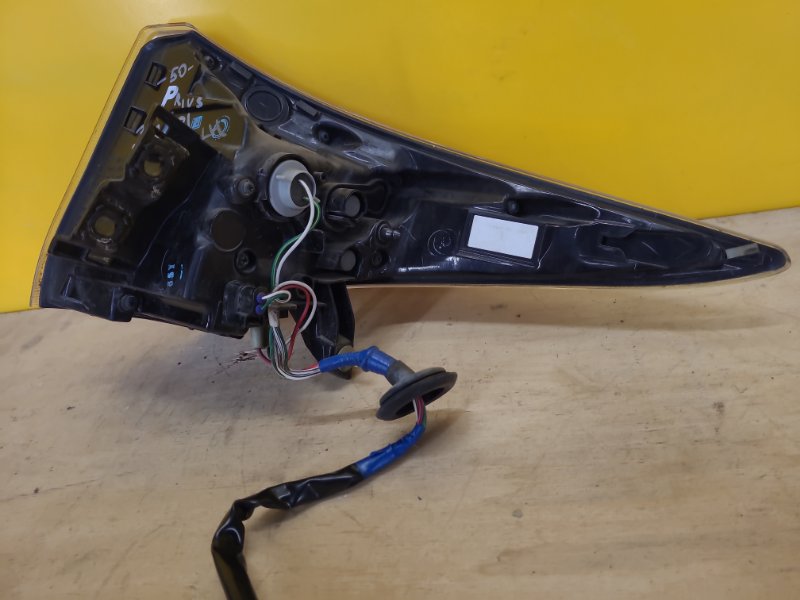 Фонарь наружный левый PRIUS 16- Фонарь наружный левый PRIUS 16-