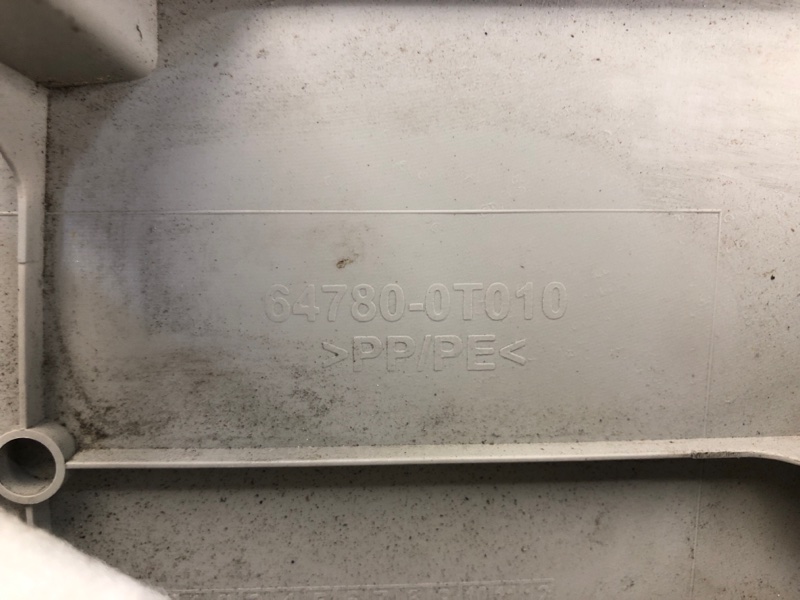 Накладка двери багажника VENZA 09-16 2009 3.5 2GR-FE