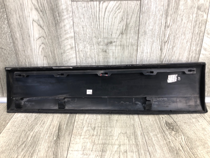 Накладка двери задняя правая VENZA 09-16 2009 3.5 2GR-FE