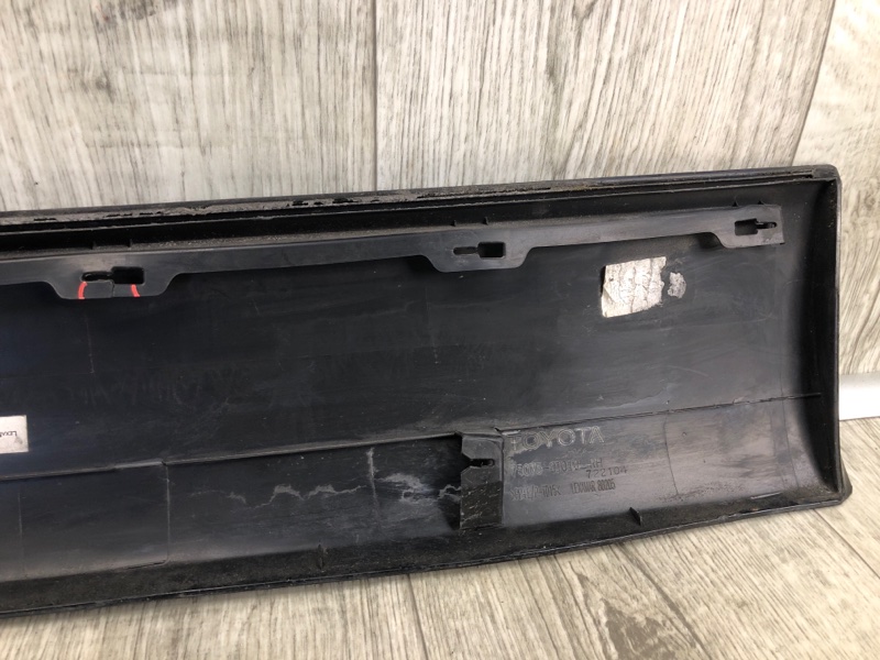 Накладка двери задняя правая VENZA 09-16 2009 3.5 2GR-FE