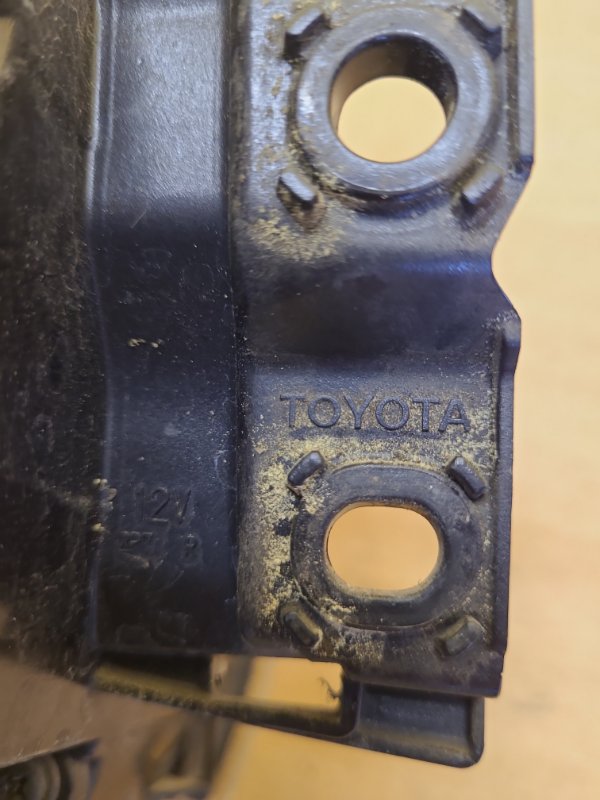 Фонарь наружный правый PRIUS 16- Фонарь наружный правый PRIUS 16-