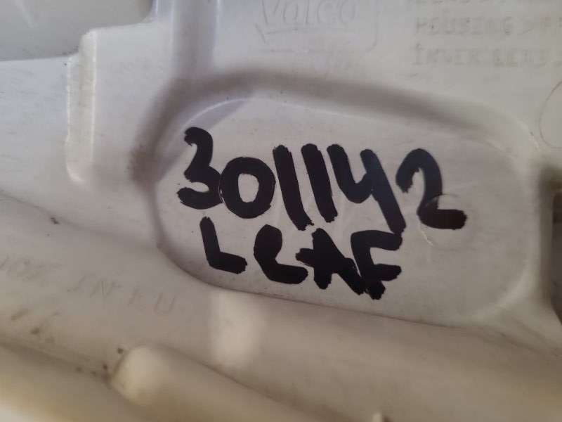 Указатель поворота передний правый LEAF 10-17