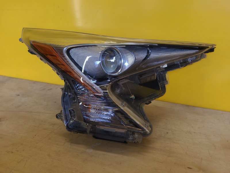Фара правая TOYOTA PRIUS 16- 8114547700 Б/У