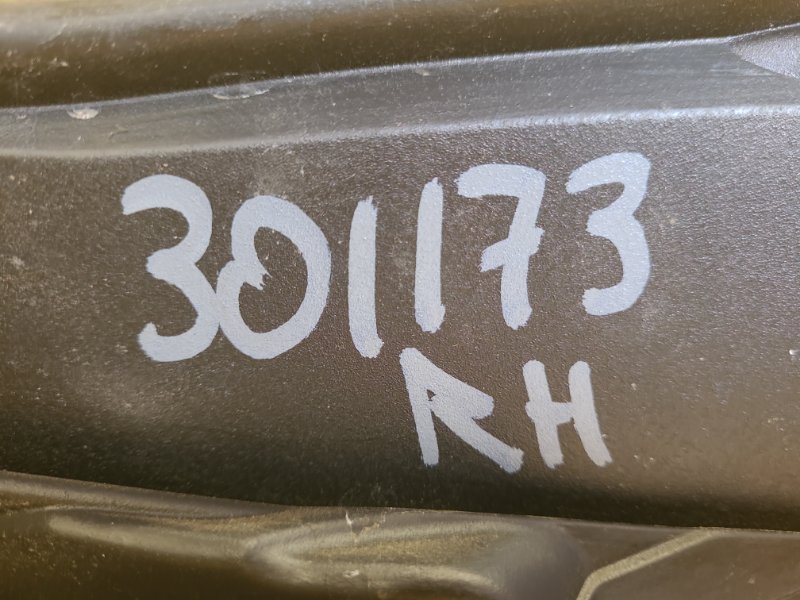 Фара правая PRIUS 16-