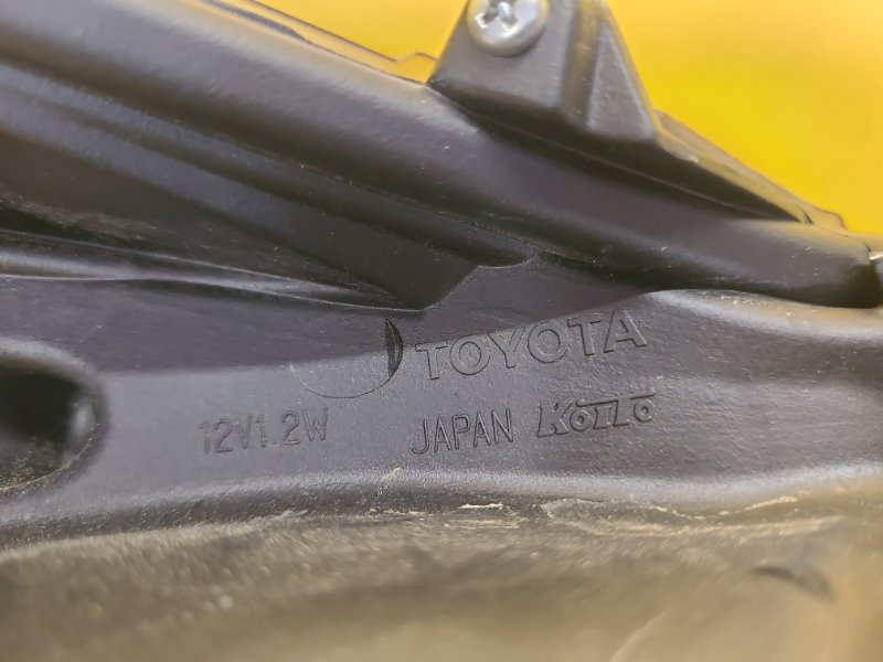 Фара левая PRIUS 16-