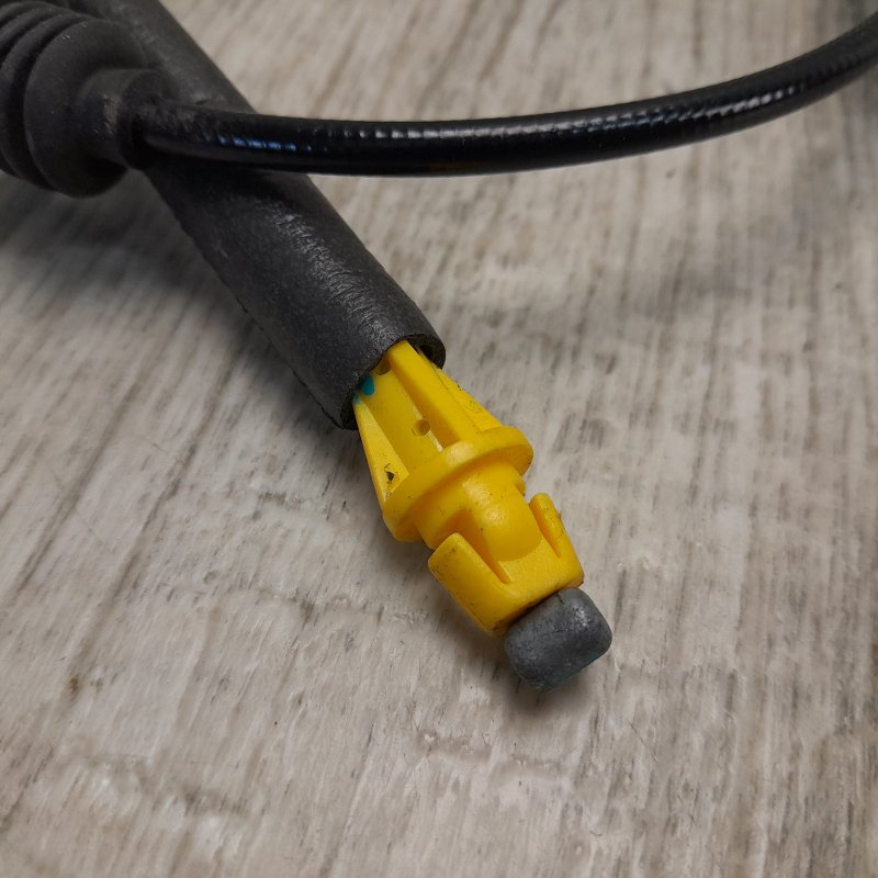 Замок двери передний левый DURANGO 11- (WD)