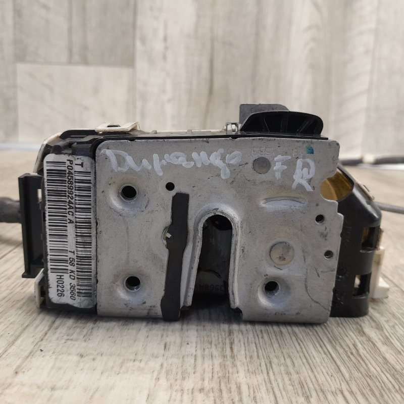 Замок двери передний правый DURANGO 11- (WD)