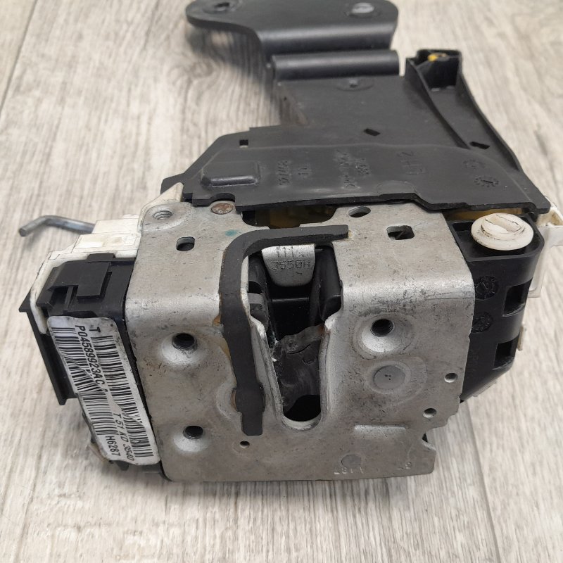 Замок двери задний левый DURANGO 11- (WD)