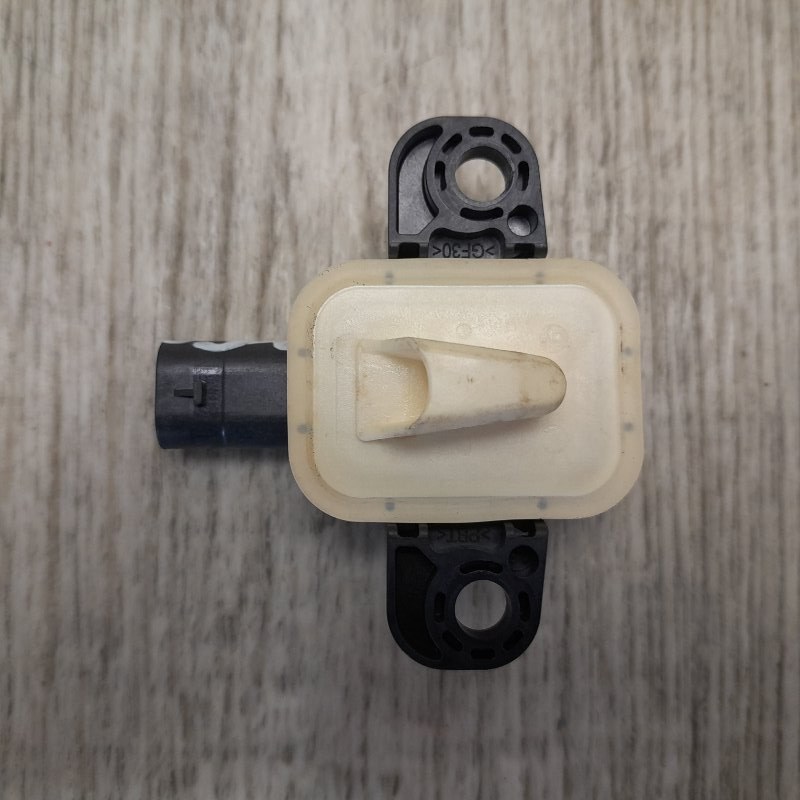 Датчик удара передний DODGE DURANGO 11- (WD) 56054084AA Б/У