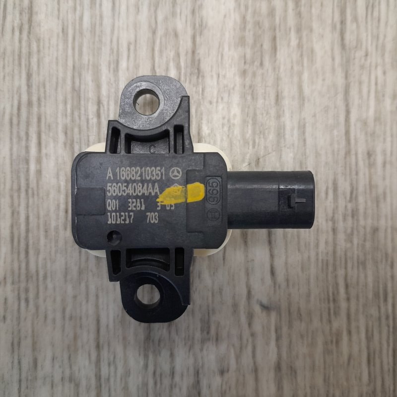 Датчик удара передний DODGE DURANGO 11- (WD) Датчик удара передний DODGE DURANGO 11- (WD)