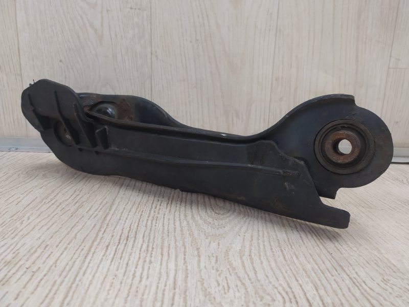 Рычаг задней подвески поперечный правый NISSAN PATHFINDER R52 12-21 2015 R52 3.5 VQ35DE 551A03JA0A Б/У