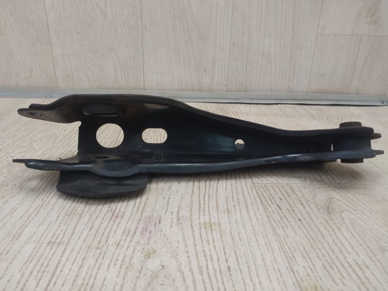 Рычаг задней подвески поперечный правый NISSAN PATHFINDER R52 12-21 R52 3.5 VQ35DE