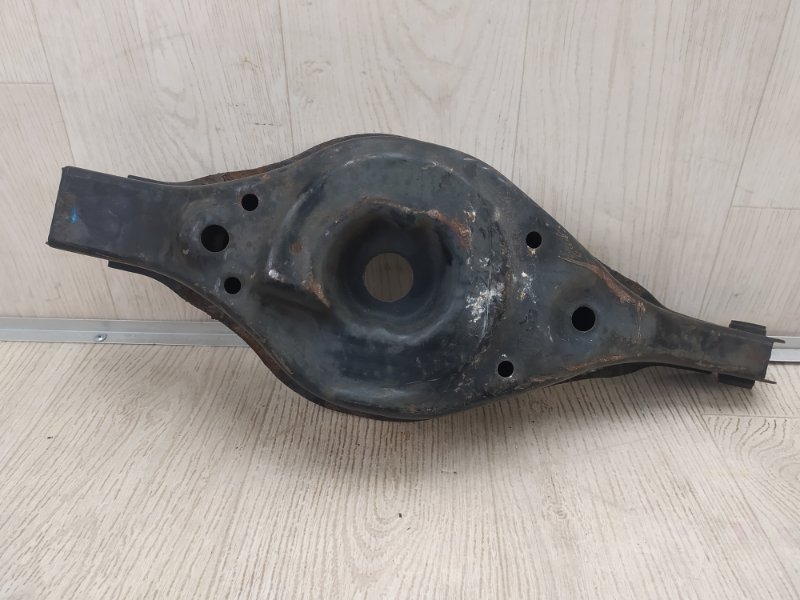 Рычаг задней подвески поперечный нижний левый NISSAN PATHFINDER R52 12-21 R52 3.5 VQ35DE