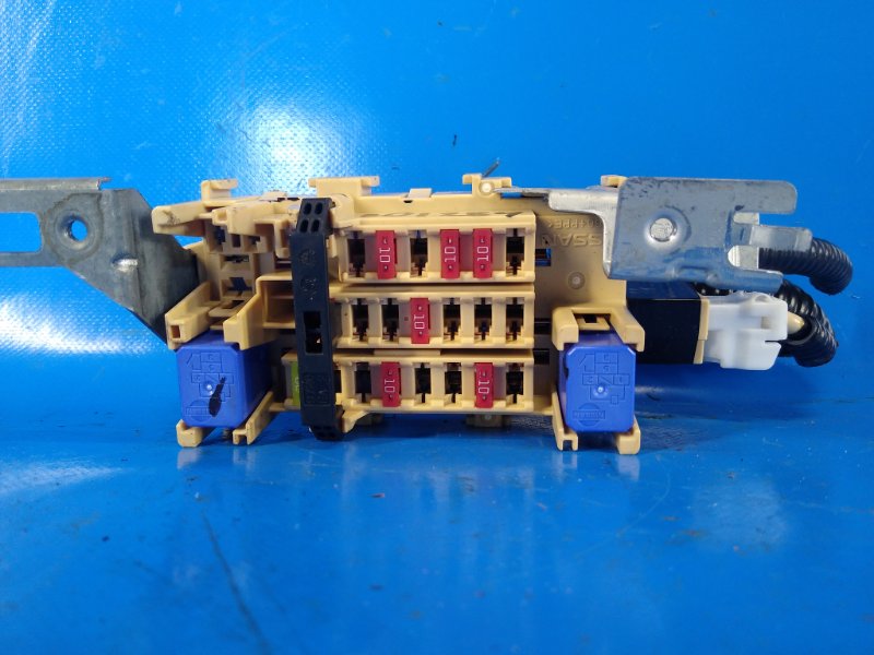 Блок предохранителей салон NISSAN SENTRA B17 12-21 2013 1.8 MRA8DE 24311-1HA0A Б/У