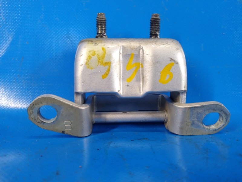 Петля двери левая NISSAN SENTRA B17 12-21 1.8 MRA8DE