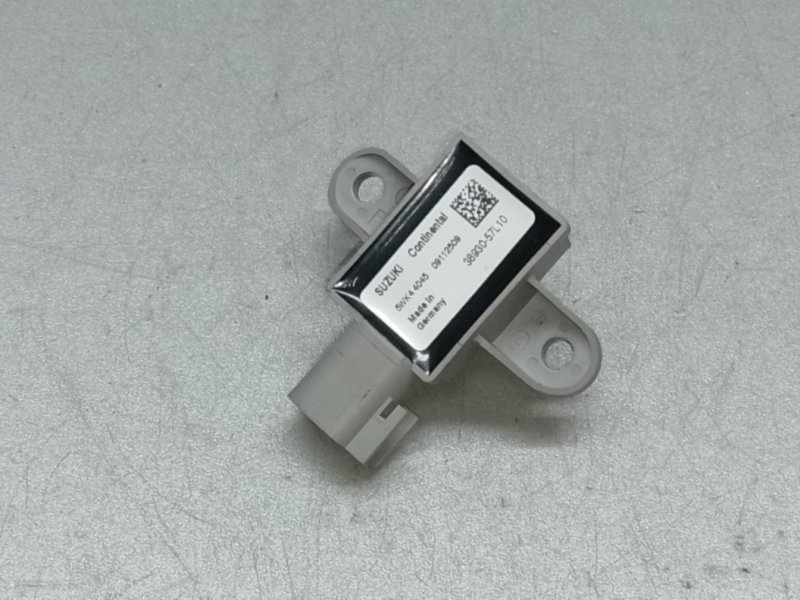 Датчик удара передний левый SUZUKI KIZASHI 09-14 2011 J24B 38930-57L10 Б/У