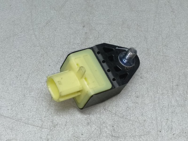 Датчик удара левый IMPREZA 11-17 2012 GJ 2.0 FB20B Датчик удара левый IMPREZA 11-17 2012 GJ 2.0 FB20B