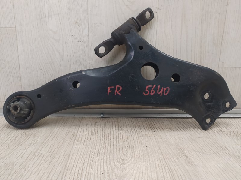 Рычаг передней подвески нижний передний правый VENZA 09-16 2009 3.5 2GR-FE