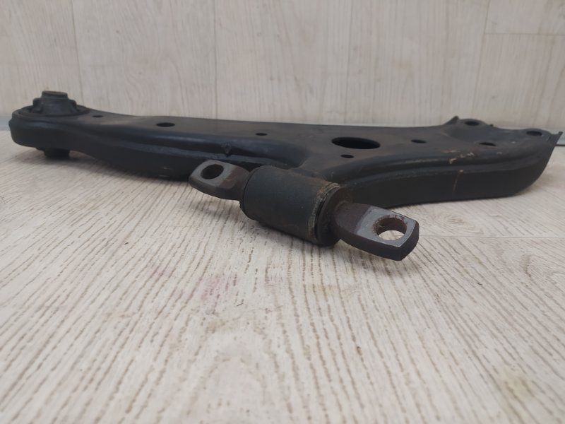 Рычаг передней подвески нижний передний правый TOYOTA VENZA 09-16 3.5 2GR-FE