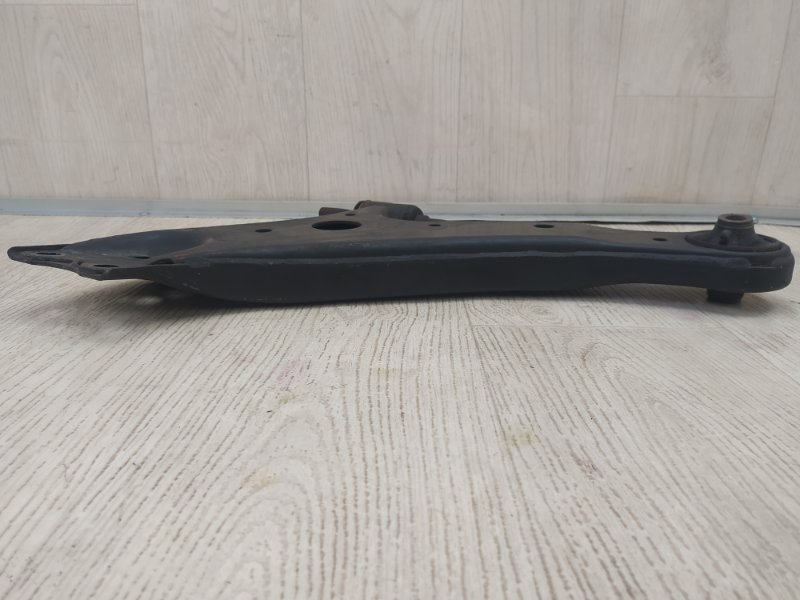 Рычаг передней подвески нижний передний правый VENZA 09-16 2009 3.5 2GR-FE