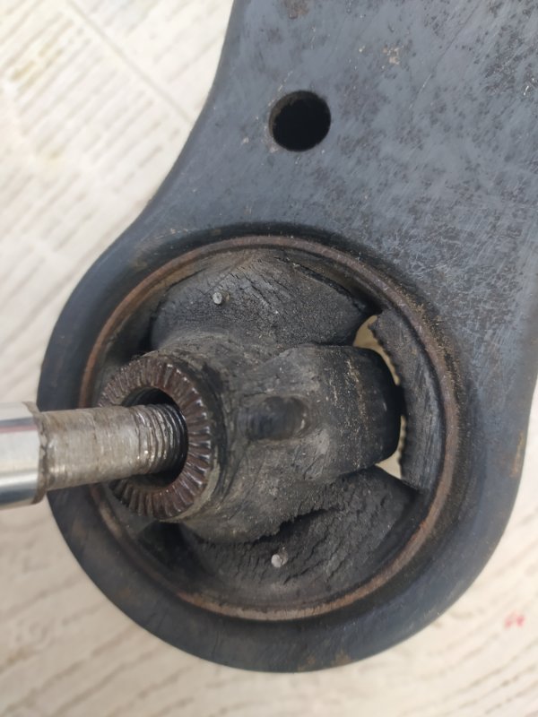 Рычаг передней подвески нижний передний правый VENZA 09-16 2009 3.5 2GR-FE