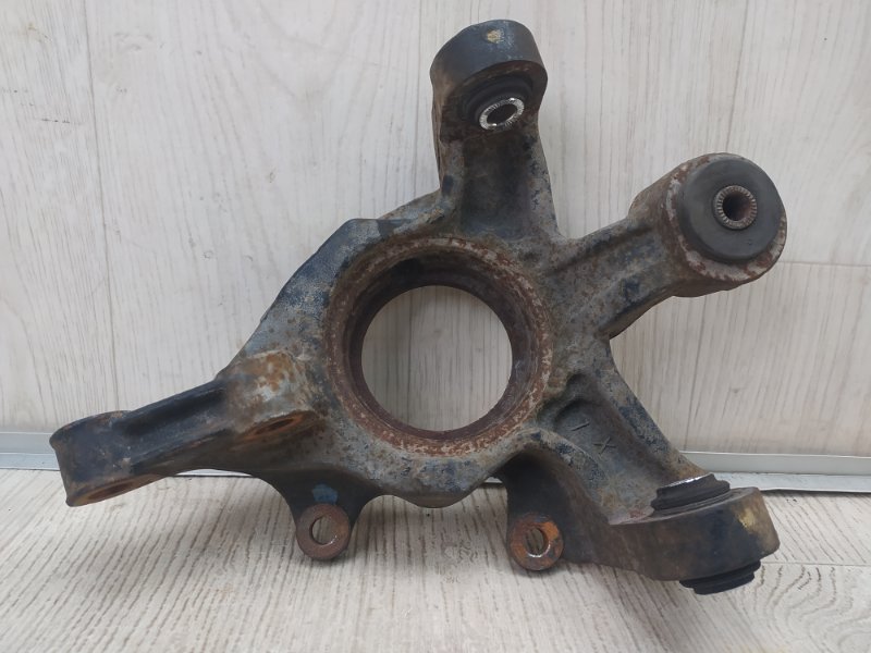 Цапфа задняя левая VENZA 09-16 2009 3.5 2GR-FE