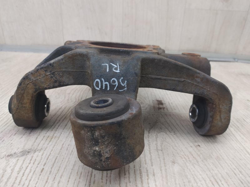 Цапфа задняя левая VENZA 09-16 2009 3.5 2GR-FE