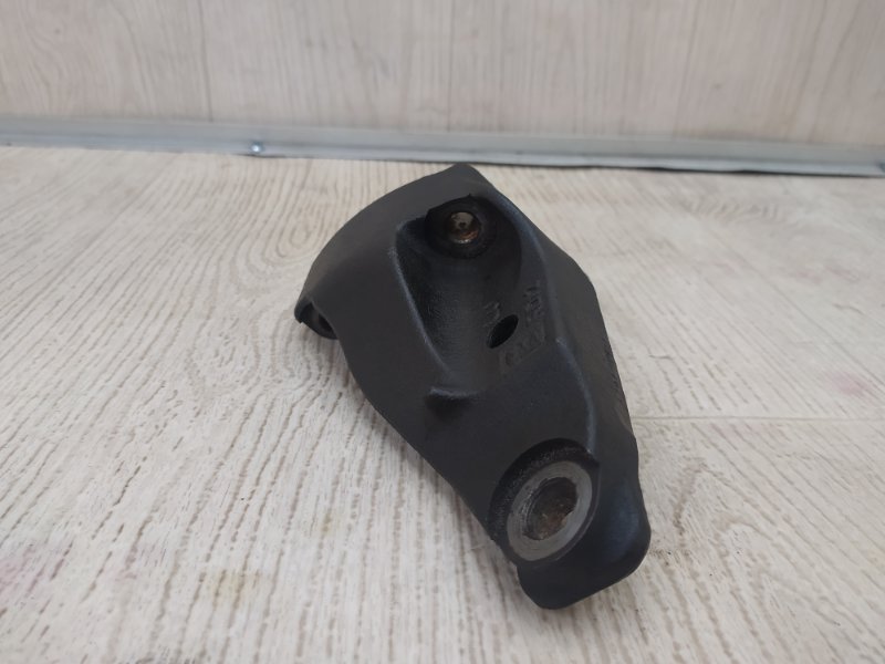 Кронштейн правый VENZA 09-16 2009 3.5 2GR-FE