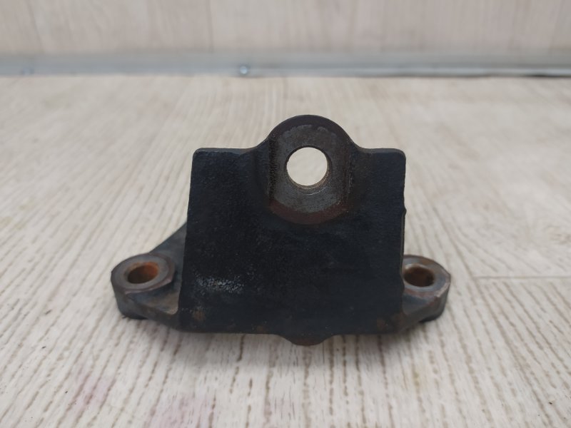 Кронштейн передний VENZA 09-16 2009 3.5 2GR-FE