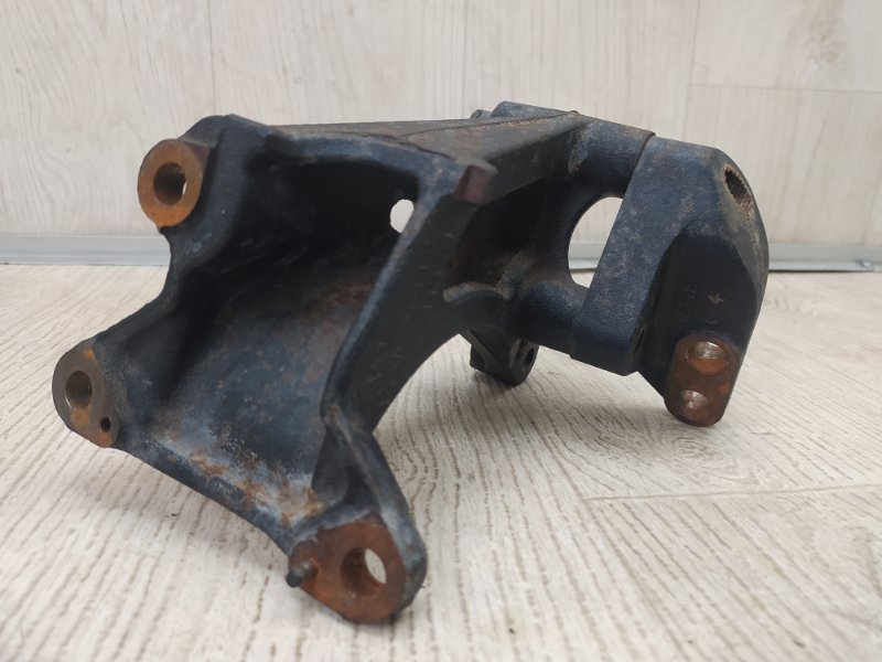 Кронштейн задний VENZA 09-16 2009 3.5 2GR-FE Кронштейн задний VENZA 09-16 2009 3.5 2GR-FE