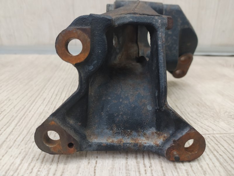 Кронштейн задний VENZA 09-16 2009 3.5 2GR-FE Кронштейн задний VENZA 09-16 2009 3.5 2GR-FE