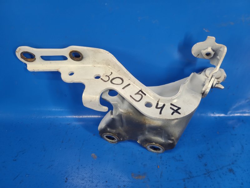 Запчасть петля капота правая LEXUS IS250/350 05-13 2013 GSE20L 2.5 4GR-FSE 53410-53020 Б/У Петля капота правая LEXUS IS250/350 05-13 2013 GSE20L 2.5 4GR-FSE 53410-53020 Б/У