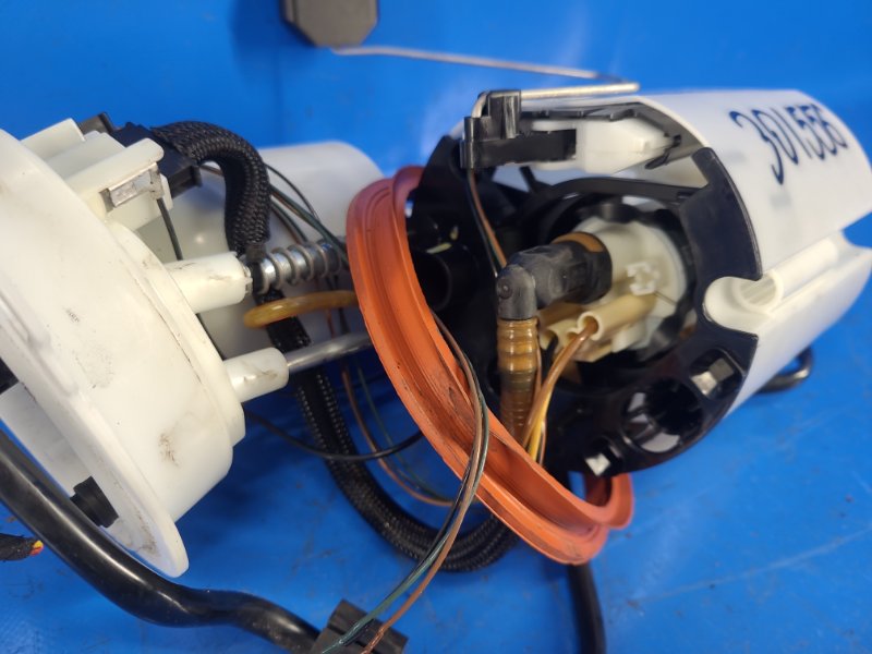 Топливный насос A6 (C7) 11-18 2011 CGXB 3.0T